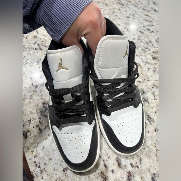 ✨sold✨Nike Air Jordan Sneakers Women’s size 9.5 - Picture 10 of 12